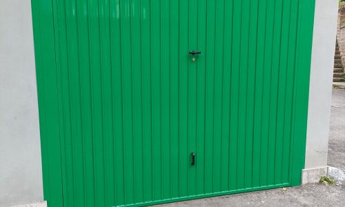 Porta basculante verniciata